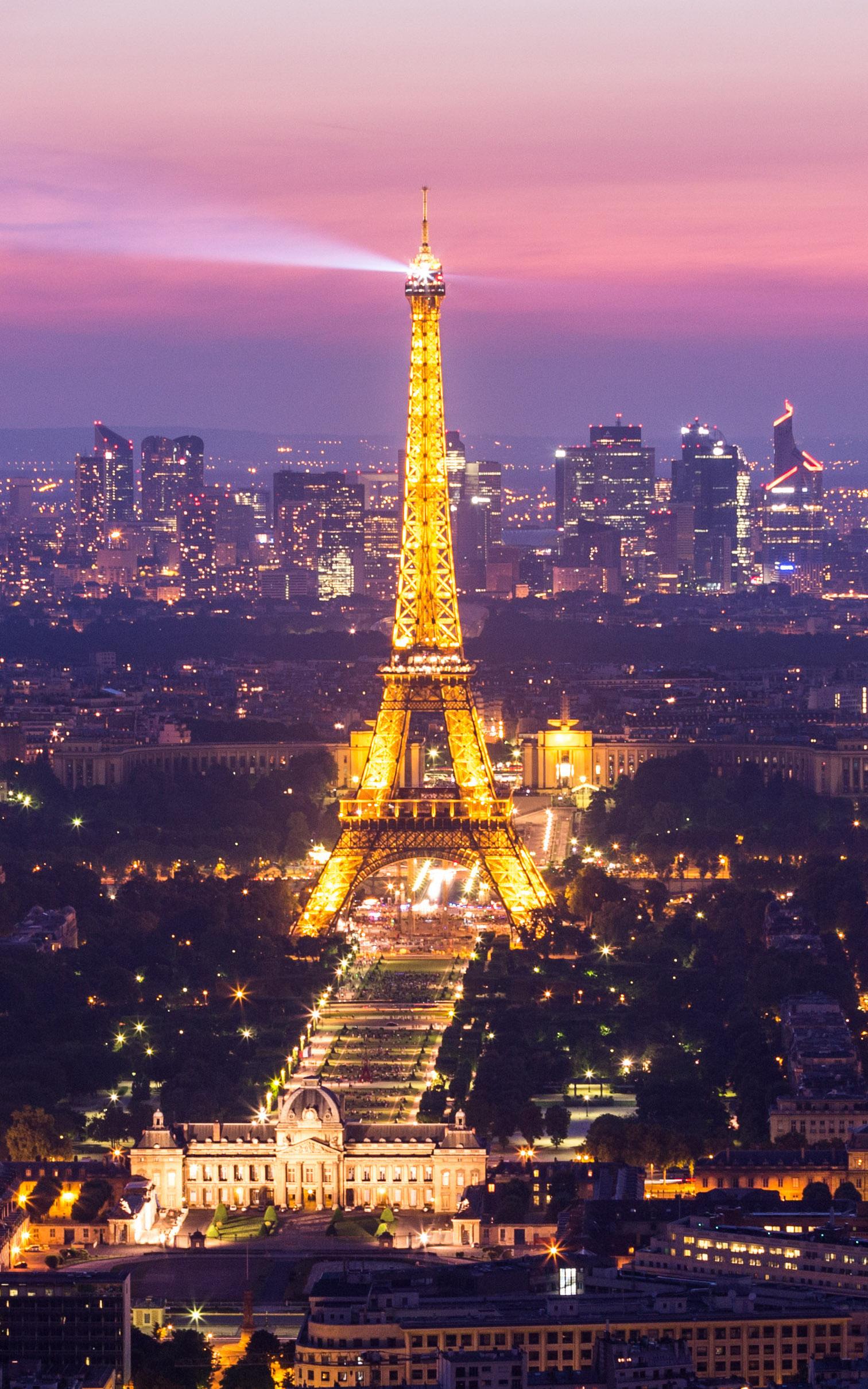 Beautiful News - Aerial shot of Paris in twilight